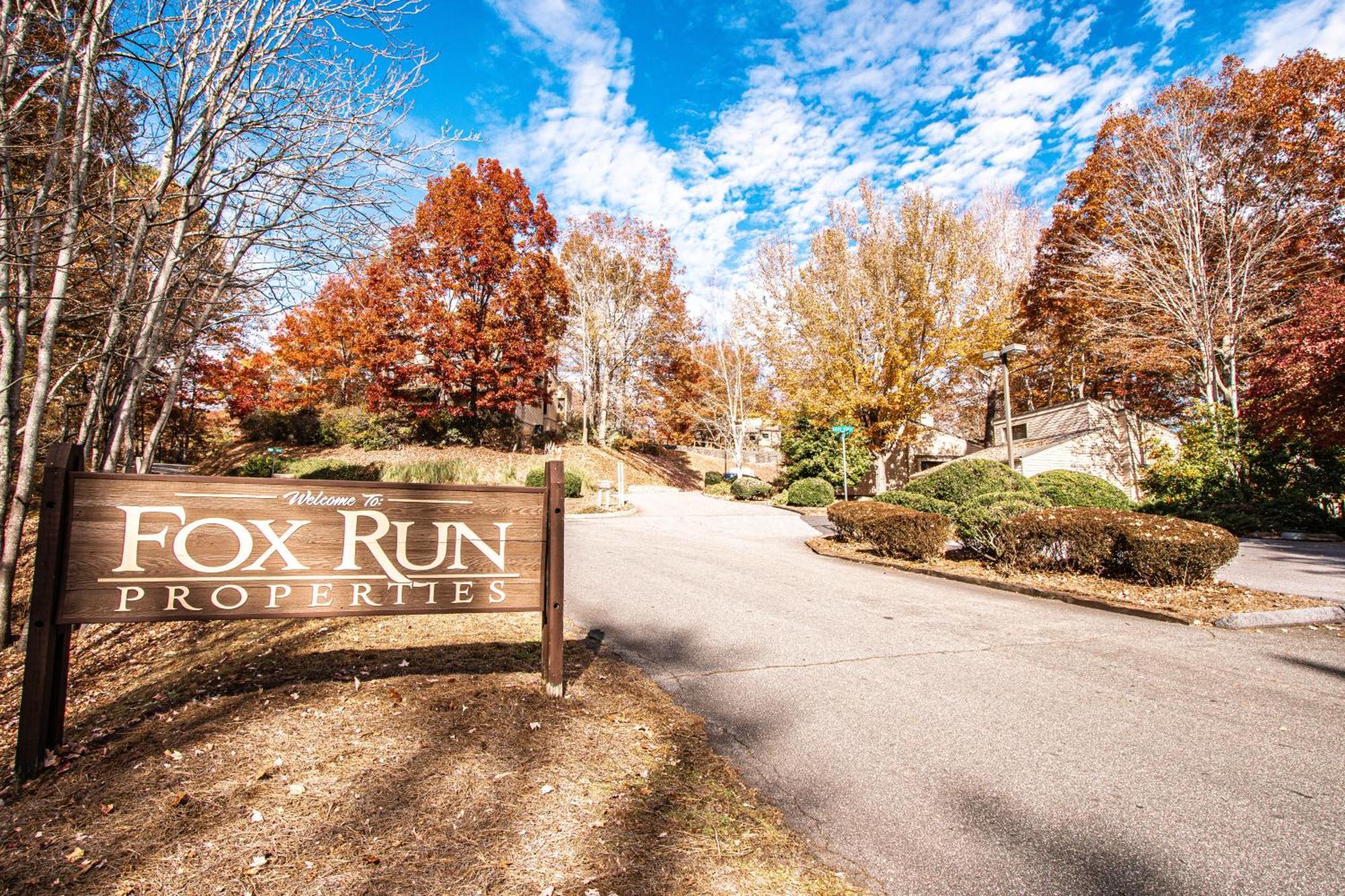 Fox Run At Lake Lure Bagian luar foto